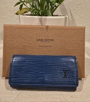 Louie Vuitton Epi Key Holder